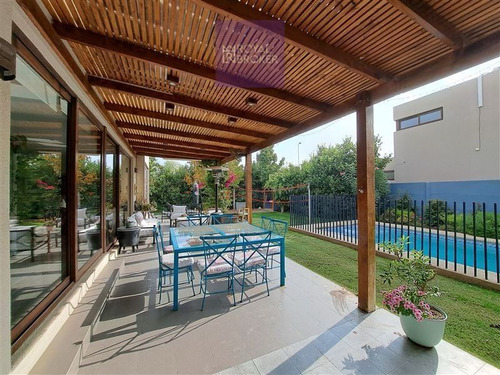 Piedra Roja 3 Dorm -1 Suite-quincho-piscina- A.acondicionado