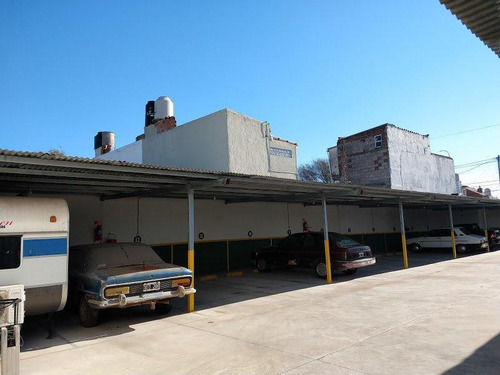 Estacionamiento Con Cocheras Cubiertas