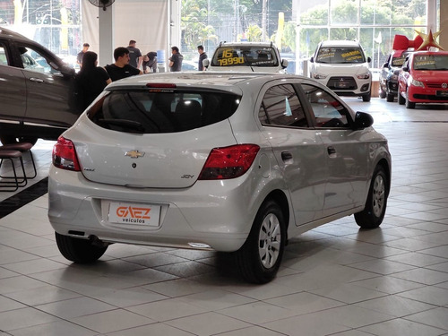 Imagem 2 de 20 de Chevrolet Onix 1.0 Mpfi Joy 8v 2019