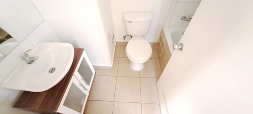 Dpto. En Venta De 3 Dormitorios, 1 Baño, Independencia.