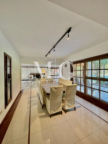 Imagen 10 de 30 de Venta Casa Mansion Beverly Hills 6 Dormitorios, Barbacoa, Piscina