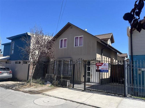 Casa En Venta De 4 Dormitorios 2 Baños En Maule Talca