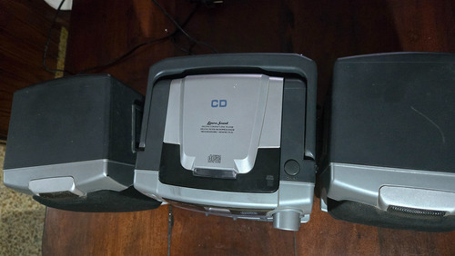 Equipo Musica Radio Cd Casete Con Detalles Gris 30 W (Usado)