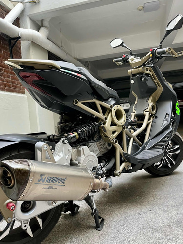 Scooter Automatico 200 Cc Con Escape Akrapovic