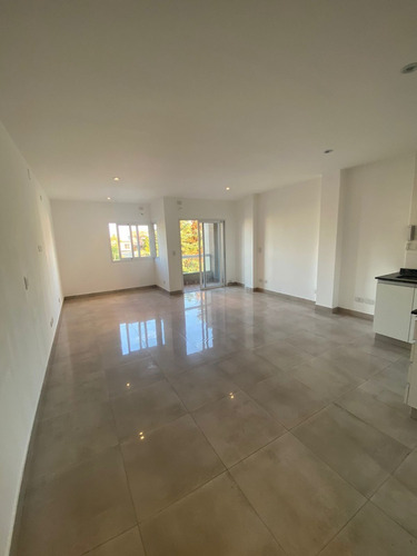 Imagen 4 de 9 de Alquiler Monoambiente Con Balcon