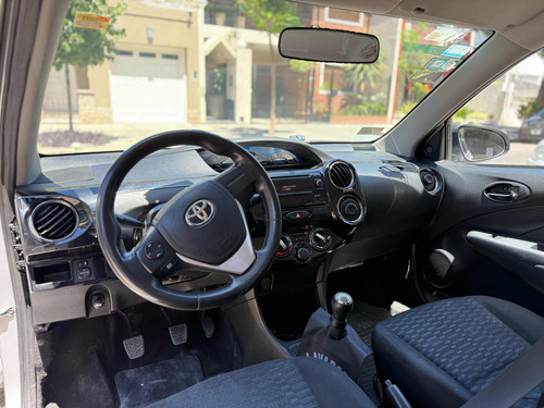 Toyota Etios 1.5 Sedan Xs