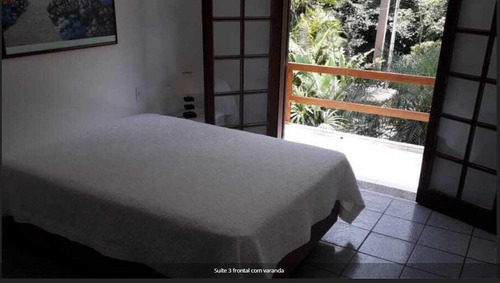 Venda - Casa 4 Dorms. Sendo 3 Suítes Com Escritura Definitiva A Poucos Metros Da Praia Com Piscina - 11639