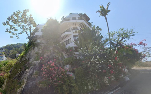 Gran Oportunidad, Departamento En Remate En Conchas Chinas, Puerto Vallarta, Jalisco!