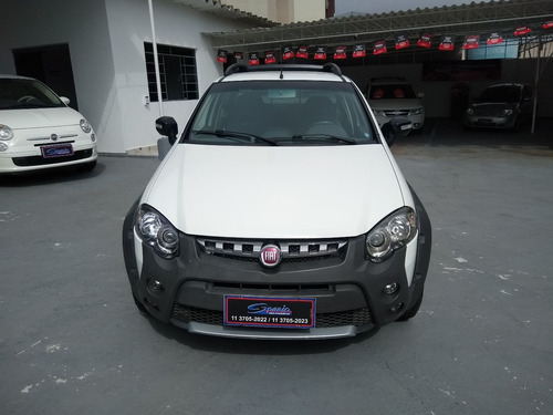 Fiat Strada 1.8 Adventure Cab. Dupla 2015/2016 ( 3 Portas )