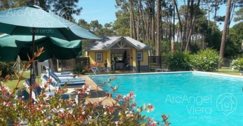 Casa - La Arbolada - En Barrio Priado -punta Del Este