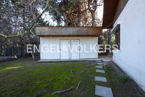 Casa Chilena Con Cancha De Tenis En Lonquén Norte