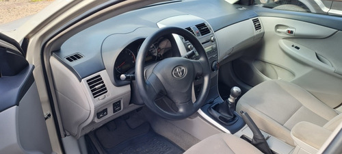 Imagen 5 de 13 de Toyota Corolla 2014 1.8 Xli Mt 136cv