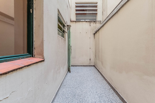Venta 3 Amb. Patio. Apto Crédito Y Profesional. Caballito Norte.