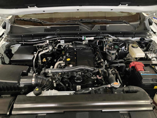 Imagen 7 de 17 de Nissan Frontier 2022 2.3 S Cd 4x2 Mt