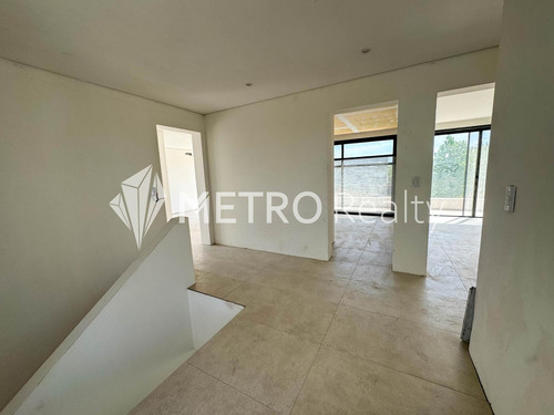 Casa En Haras De Santa María, Barrio Los Eucaliptos, Lote 30