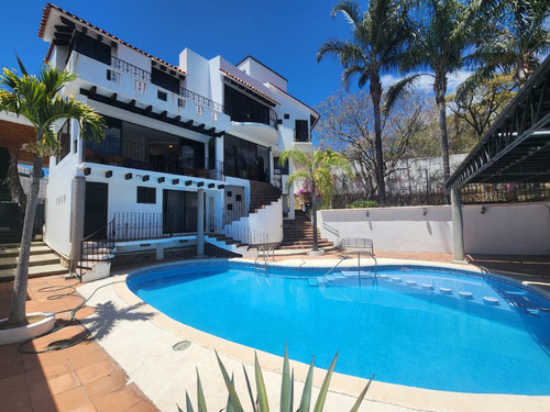 Venta Casa Nochebuena Con Alberca Climatizada Y Vistas Expectaculares En Todos Sus Espacios Con Todos Los Servicios Dentro De Fracc Rancho San Diego Ixtapan De La Sal Edomex