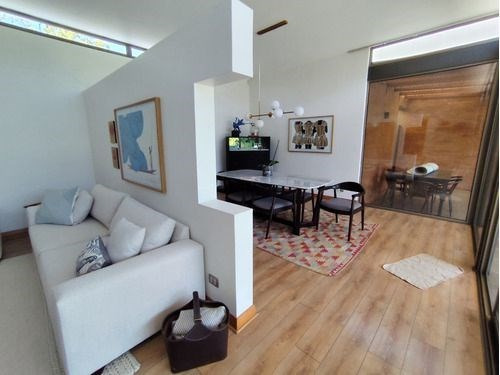 Casa Exclusiva En Arriendo De 6 Dorm. En Lo Barnechea