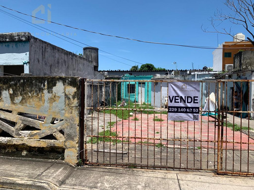 Terreno En Venta En Veracruz, Zona Centro De 250 M2 A 2 Cuadras De La Av. Cuauhtémoc, A 4 Cuadras De La Av. Ignacio Allende