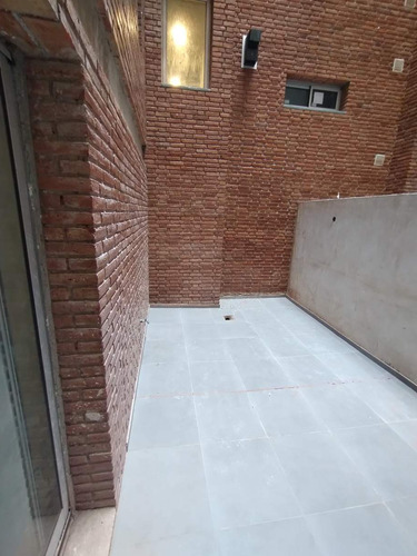 Imagen 3 de 4 de Se Alquila Local Comercial Nuevo - Zona Centro