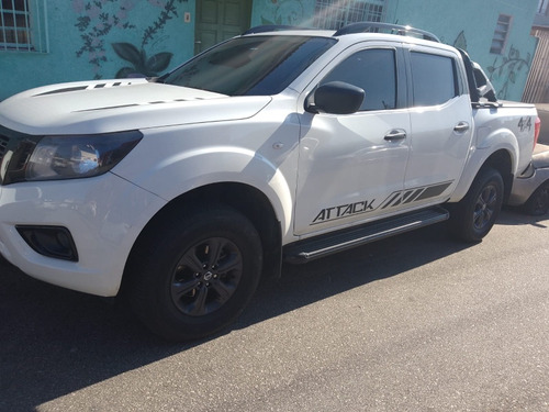 Nissan Frontier 2.3 Attack Cab. Dupla 4x4 Aut. 4p 7 marchas