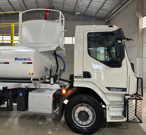 Caminhão Volvo Vm 290 4x2 Pipa Tanque Rucsol 10000l 2025