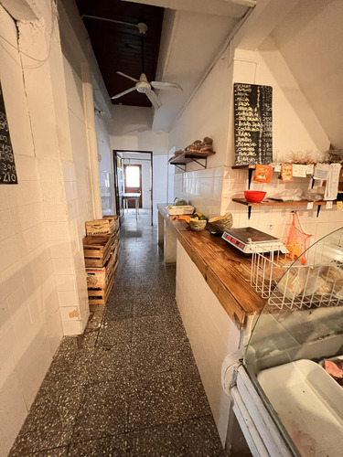 Casa Centrica Reconquista. Ideal Casa O Salón A Refaccionar