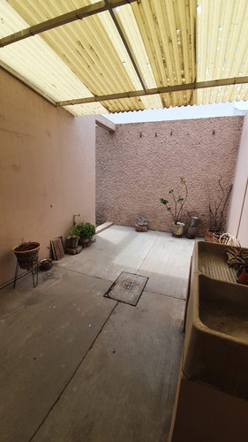 Imagen 16 de 17 de Casa En Venta 2 Plantas Col Calesa 2da Secc. Qro.