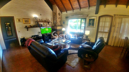 Imagen 5 de 28 de Hermosa Casa En Zona Residencial Cerca De Colegios. 3 Dormitorios. 2 Baños.