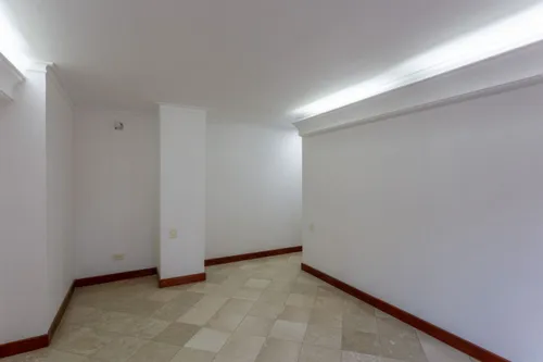 Apartamento En Venta En Conquistadores. Cod V21453