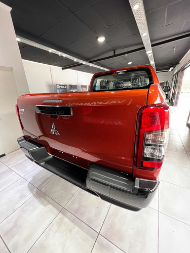 Imagen 10 de 17 de Mitsubishi L200 2023 2.4 Di-d High Power 181cv Cuero