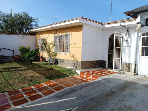 Imagen 2 de 15 de Casa En Paraparal Con Piscina C1792