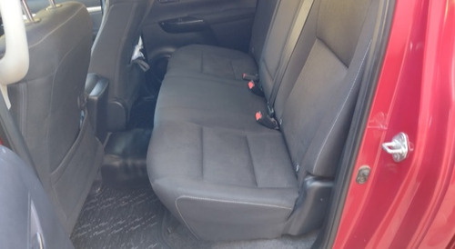 Imagen 7 de 10 de Toyota Hilux 2.4 Cd Sr 150cv 4x2 2017