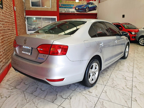 Imagen 4 de 15 de Volkswagen Vento 2.5 Luxury 170cv 2012