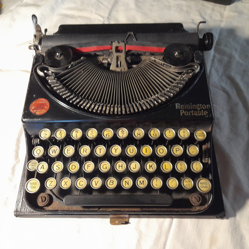 Antigua Máquina De Escribir Remington Portátil