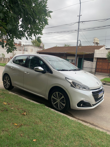 Peugeot 208 1.6 Feline