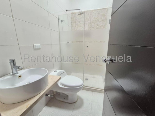 Marianny Gonzalez, Vende Townhouse En Urb Privado La Mata Cabudare