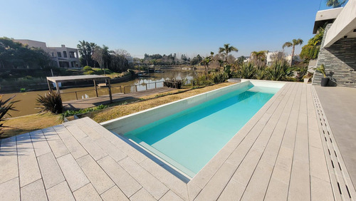 Casa En Venta 7 Ambientes En El Yacht Nordelta