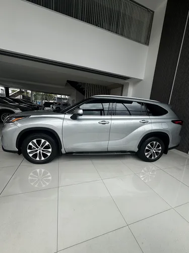 Toyota Highlander Modelo 2022 Xle Hibrida Awd