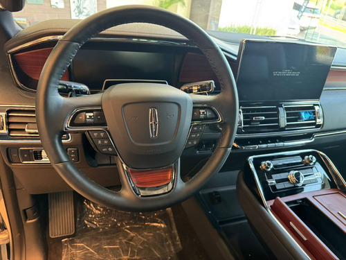 Lincoln Navigator L 2024