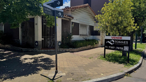 Venta De Casa 3 Ambientes En Moron Sur