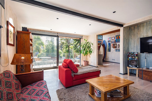 Casa En Venta De 4 Dorm. En Las Condes