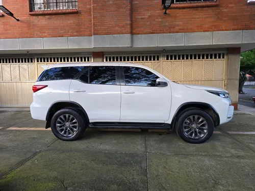 Toyota Fortuner 2.8l