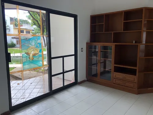 Se Vende Casa De Una Sola Planta En La Colonia Los Laureles