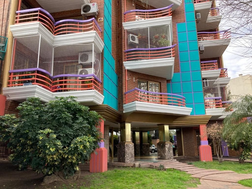 Imagen 1 de 15 de Departamento En Venta De 2 Amb. En Moron Centro