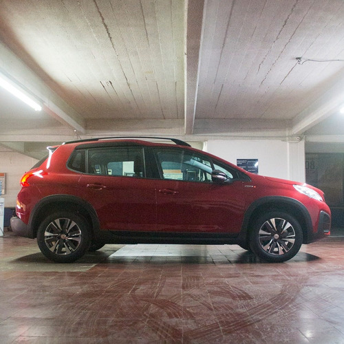 Peugeot 2008 Feline 1.6l Mt | Nafta 115cv | 0km 2021