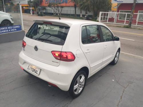 Imagem 10 de 14 de Volkswagen Fox Comfortline I Motion 1.6 8v 2016