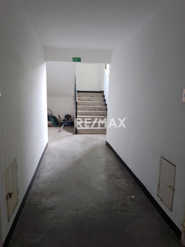 Imagen 2 de 15 de Venta De Amplio Apartamento En Urb. La Sabana, Guatire. Edo. Miranda