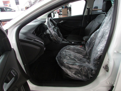 Ford Focus Hatch 2.0 16v 4p Titanium Flex