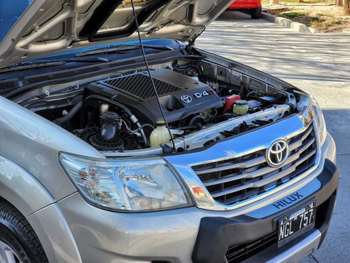 Imagen 2 de 4 de Toyota Hilux 2013 3.0 Cd Srv Cuero I 171cv 4x4