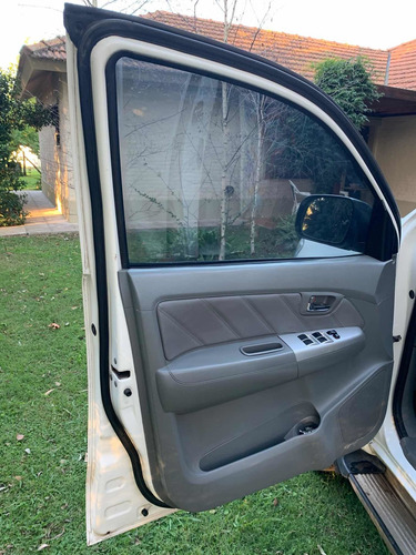 Toyota Hilux 3.0 Cd Srv Cuero I 171cv 4x4 4at 2011